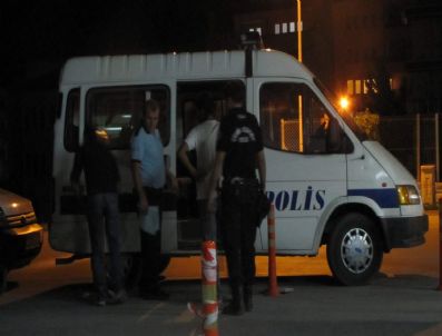 Kırşehir`de Bıçaklı Sopalı Kavga: 8 Yaralı