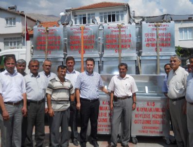 Köylere Çöp Konteynırı Verildi