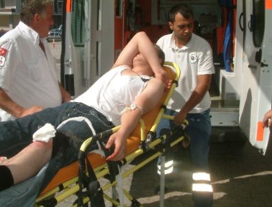 Kuru Sıkı Tabanca İle Kendini Yaraladı