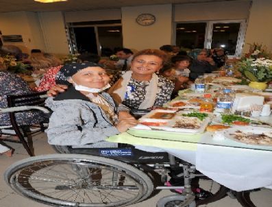 Nevin Gökçek`ten Onkoloji Hastalarına İftar