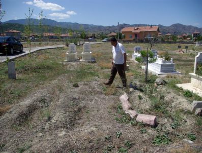 (özel Haber) Mezar Parası Vermemek İçin Sahte Mezar Yaptılar