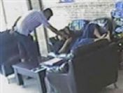 Pişkin hırsız telefonu böyle çaldı