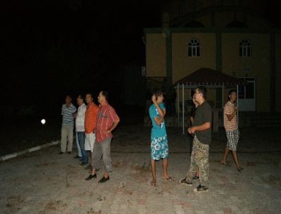 Seferihisar`daki Yangın: Payamlı Köyü Tehdit Altında