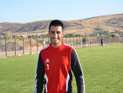 Sivasspor`un Genç Oyuncusu Atam: Çalışmalarımız Çok İyi Geçiyor