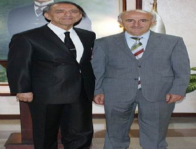 YUSUF ODABAŞ - Suriye`nin Gaziantep Başkonsolosu Saad, Vali Odabaş`ı Ziyaret Etti