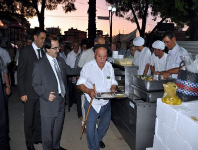 Vali Coş, Orucunu Karpuzlulularla Birlikte Açtı