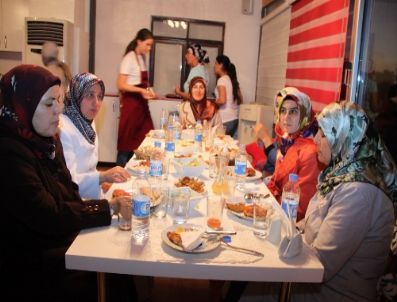 Yedirenk Derneği Diyanet Çalışanlarını İftarda Buluşturdu