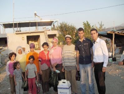 Yılmaz Eğitim Gönüllüleri 150 Öğrenciye Bayramlık ve Gıda Yardımı Yaptı