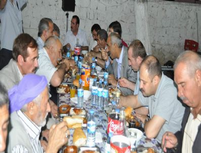 BAYRAM ALBAYRAK - Ak Parti Hilvan`da İftar Etti