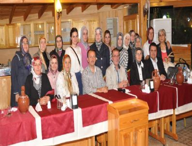 ŞÜKRÜ KARABALıK - Ak Parti Kartepe İlçe Teşkilatı İftar Yemeğinde Buluştu