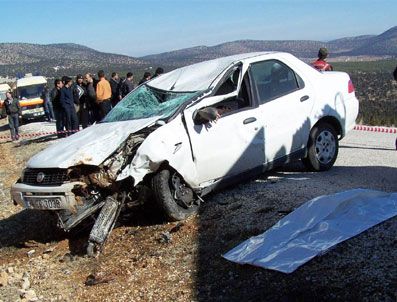 Antalya`da Trafik Kazası: 1 Ölü, 1 Yaralı