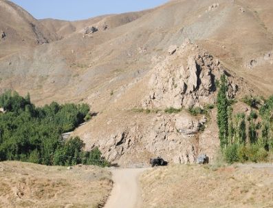 Askeri Taşıyan Araç Bombalı Saldır: 10 Yaralı