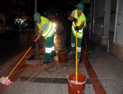 İSMAIL OK - Balıkesir`in Sokakları Sabunlu Suyla Yıkanıyor
