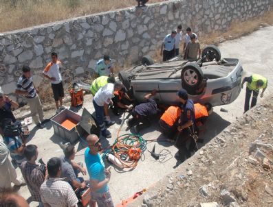 MUĞLA BELEDIYESI - Bayan Sürücü Dereye Uçtu