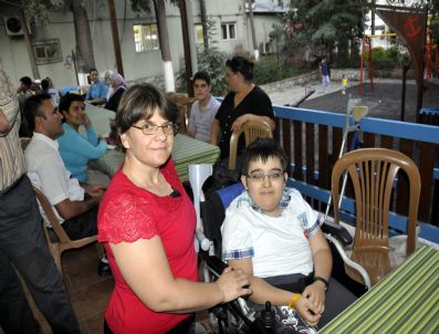 Biga Engelliler Derneği`nde İftar Yemeği