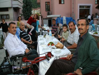 ÇAYDEĞIRMENI - Devrek Engelli Derneğinden İftar
