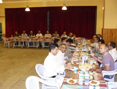 YAKUP YARDıMCı - Domaniç`te Belediye Personeline İftar