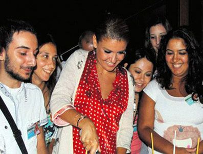 Gülben Ergen'e sürpriz doğum günü