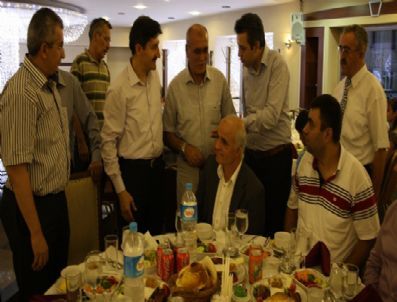 Kuyumculardan Shçek`e İftar Yemeği