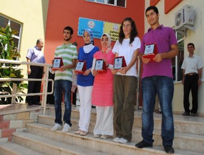 CERRAHPAŞA - Lys`de Manavgat Birincileri Tıp ve Hukuk Fakültelerini Tercih Etti