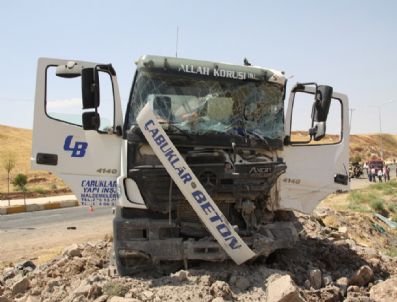 Siirt`te Trafik Kazası: 1 Ölü, 1 Yaralı