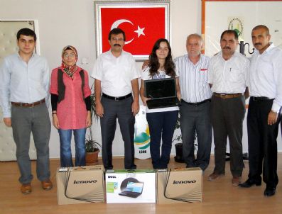 Sungurlu Belediyesi`nden Başarılı Öğrencilere Dizüstü Bilgisayar