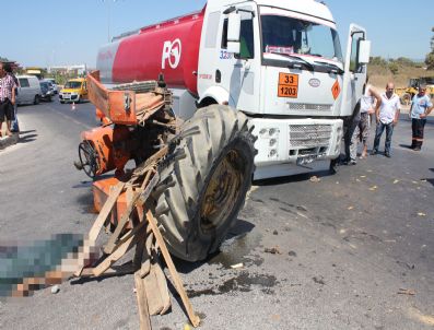 OKURCALAR - Traktör Tankerle Çarpıştı: 1 Ölü