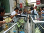 Adana`daki Seyyar Cep Telefonu Satıcılarına Yönelik Operasyon