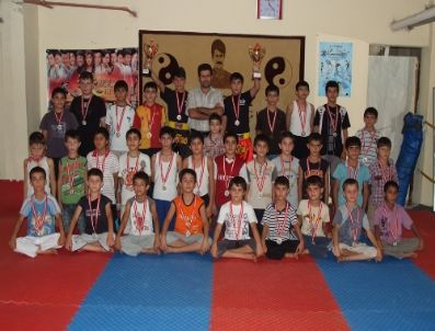 KUNG FU - Batman Spor Akademisi Kulübü Sporcuları 4 Turnuvada 40 Madalya Aldı