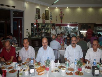 SÜLEYMAN DÖNMEZ - Gönüllü Doktorlar Erdemli`den Somali`ye Uğurlandı