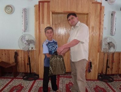 Hayırsever Vatandaş Yaz Kur’an Kursu Öğrencilerini Ödüllendirdi