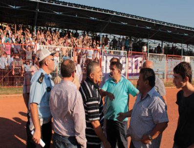 BOZÜYÜKSPOR - Hazırlık Maçında Gerginlik