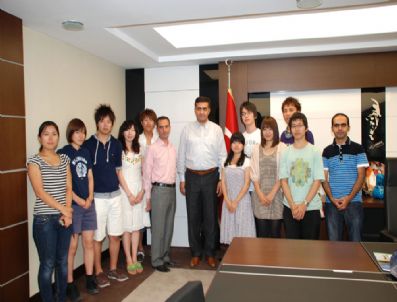 ERTUĞRUL FıRKATEYNI - Japon Öğrencilerden Başkan Kalaycı`ya Ziyaret