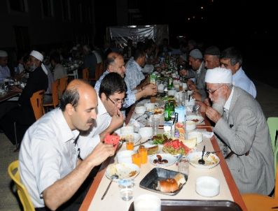 ABDÜLHAKIM YÜCE - Kanaat Önderleri Van`da Bir Araya Geldi