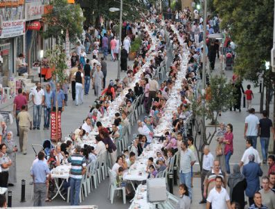ERHAN EROL - Karadeniz`de Gönül Sofraları Kuruldu
