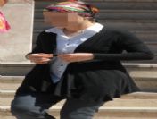 Kendisine Tacizde Bulunan Gençten Şikayetçi Oldu