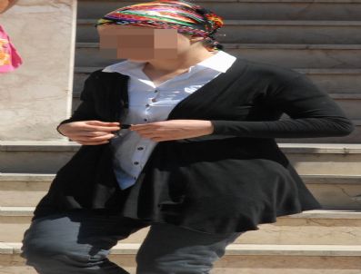 Kendisine Tacizde Bulunan Gençten Şikayetçi Oldu