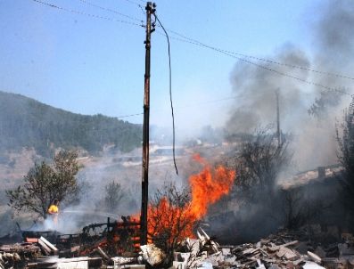 Kibritle Oynayan Çocuklar Mermer Atölyesini Kül Etti