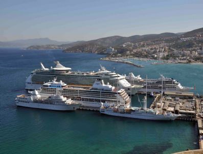 Kuşadası`na Turist Akını