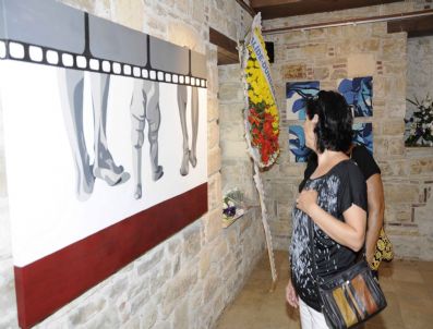 Kuşadası`nda `yüz Yüze` Resim Sergisi Açıldı