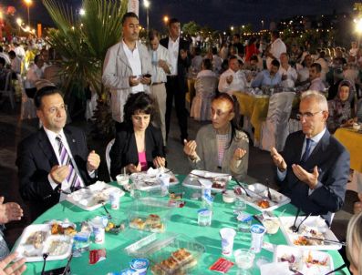 Samsun Büyükşehir Belediyesi`nden 3 Bin Kişilik İftar