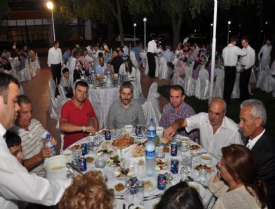 İBRAHIM USLU - Sapanca Belediyesinden Personeline İftar