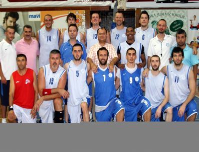 Uşak Üniversitesi Basketbol Takımı Yeni Sezona Hazırlanıyor