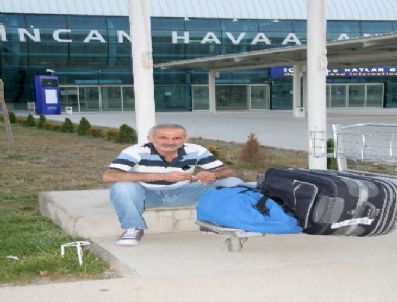 Yolcu Uçağı Kalkıştan Sonra Kuşlara Çarpınca Zorunlu İniş Yaptı