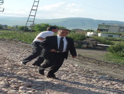 Ardahan Belediyesi Yol Yapım Çalışmalarına Devam Ediyor