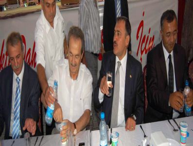 VURAL KAVUNCU - Bakan Eroğlu İftarını Simav`da Açtı