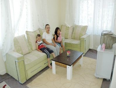 Belediye, Yıkılmak Üzere Olan Evde Oturan Ailenin İmdadına Yetişti