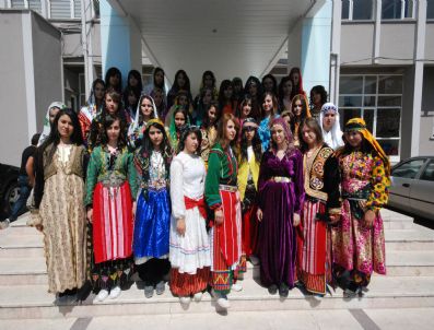 Gediz Kız Teknik ve Meslek Lisesinden 35 Öğrenci Üniversiteye Yerleşti