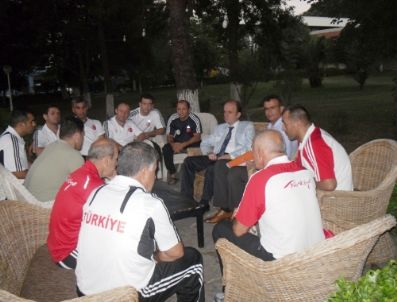 KARAALI - Gençlik Spor Genel Müdürü, Minderin Şampiyonlarıyla Buluştu