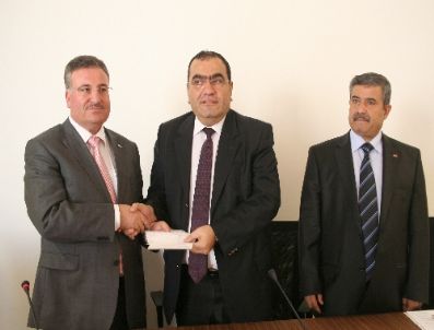 Halıcılardan Kara Kıtaya Rekor Bağış